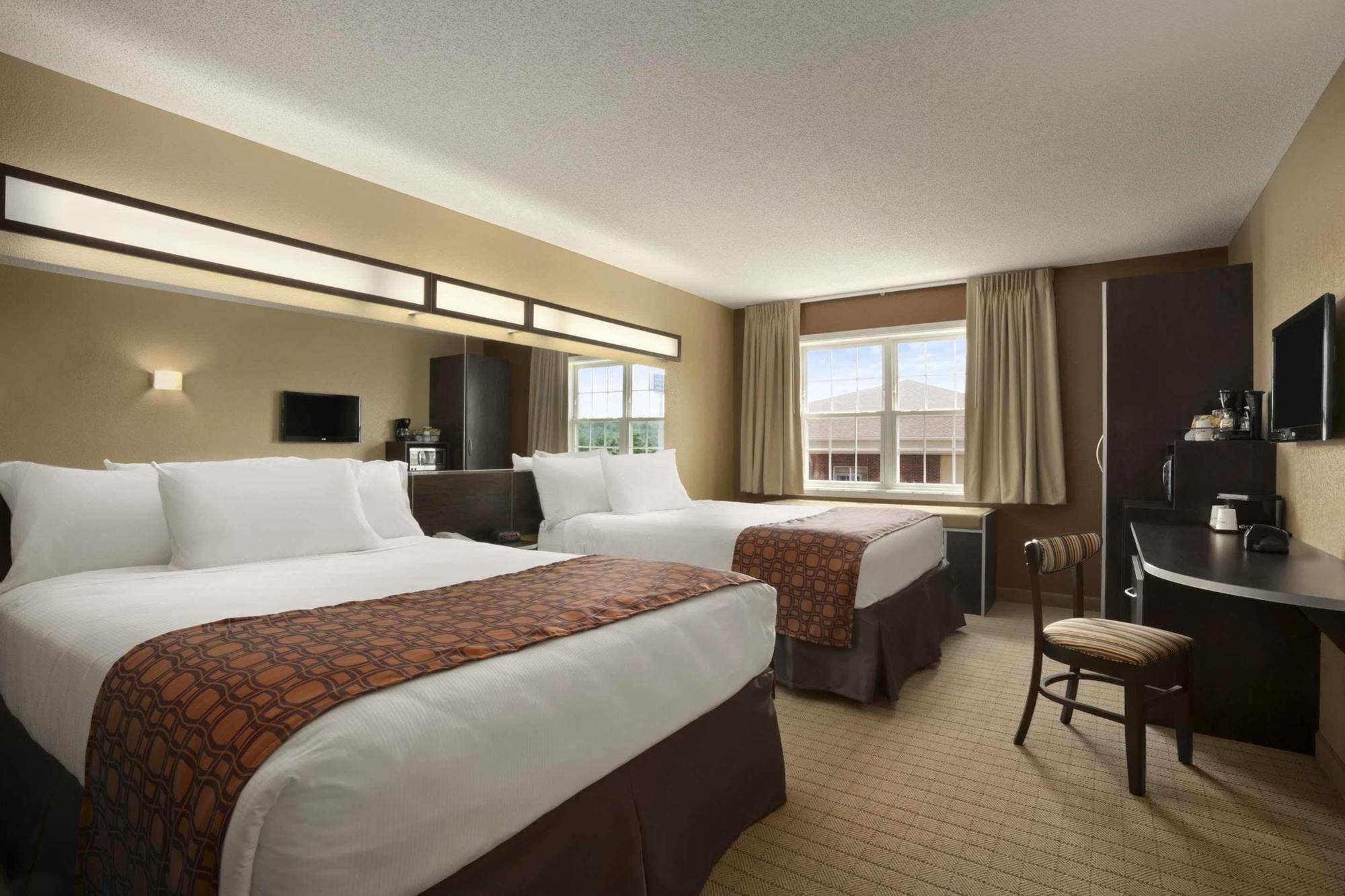 Microtel Inn & Suites By Wyndham Mineral Wells/Parkersburg Exterior photo